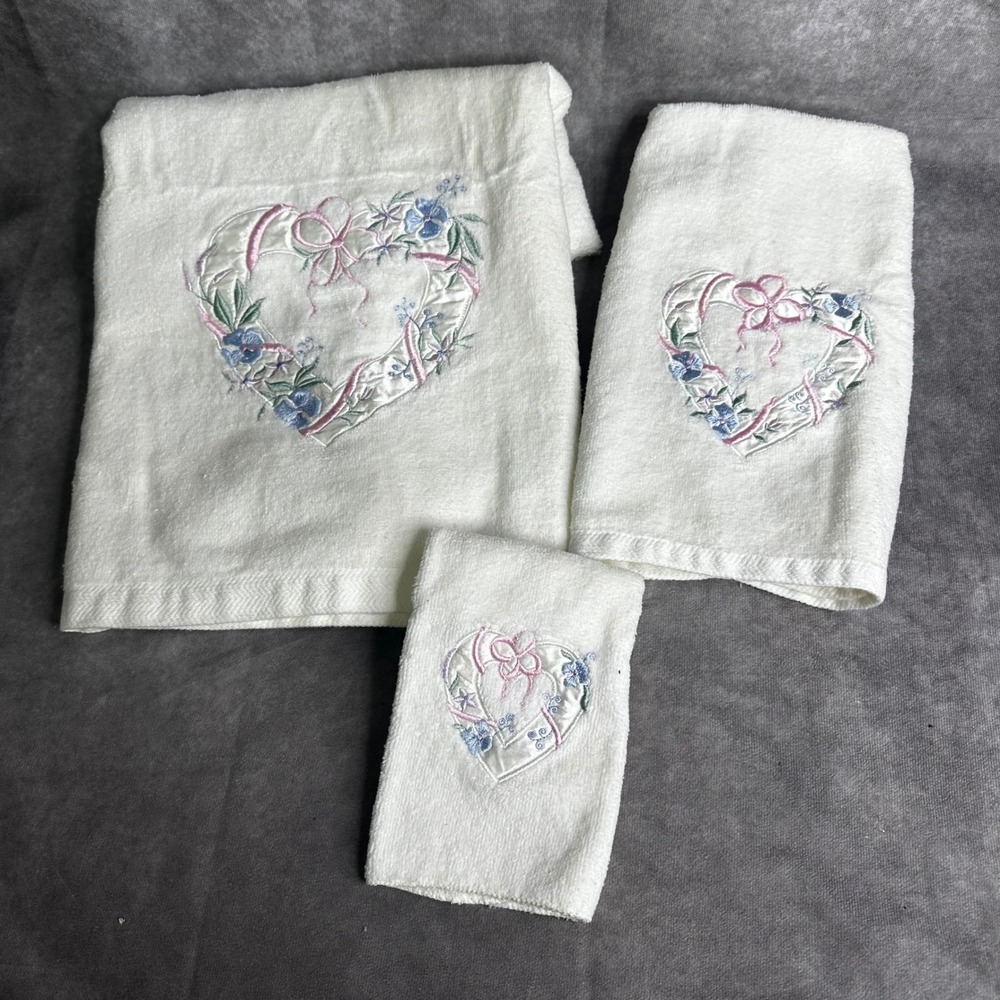 Vtg Embroidered Floral Heart Cotton Towel Set 3pc‎ granny cottage core Made USA